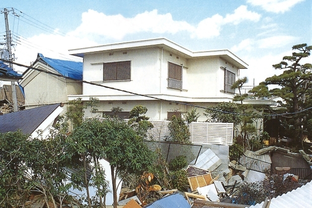 大雨や台風、土砂崩れ、竜巻に遭遇しても安心して過ごせる家が欲しい。